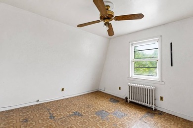 Attention investors and end users! This property offers 2 - photo 8