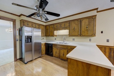 A private inground pool, spacious screened porch, and impressive - photo 11