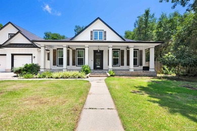 EXCEPTIONAL CUSTOM BUILT RESIDENCE tucked away in the desirable - photo 1