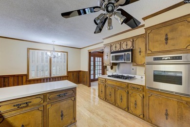 A private inground pool, spacious screened porch, and impressive - photo 12