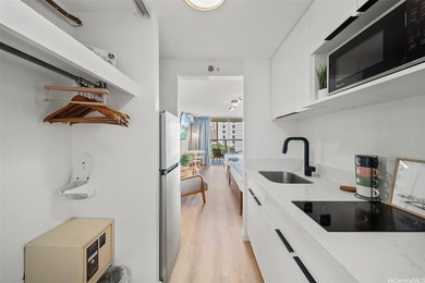 Live in the heart of Waikiki at the iconic Island Colony with - photo 12