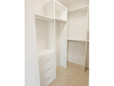 Perfectly convenient to the Pembroke Road gate with no long