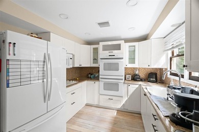 Opportunities like this don't come around often in Palm Harbor. - photo 20