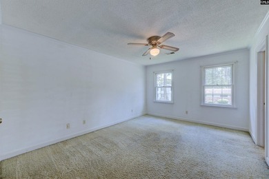 A private inground pool, spacious screened porch, and impressive - photo 21
