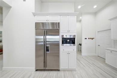 Welcome to resort-style living in MiraBay, the area's premier - photo 22