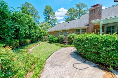 A private inground pool, spacious screened porch, and impressive - photo 23