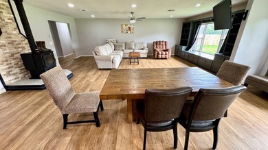 Ultrahip, fully remodeled 4 bedroom, 2.5 bath home on 2 acres - photo 5