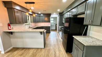 Ultrahip, fully remodeled 4 bedroom, 2.5 bath home on 2 acres - photo 6