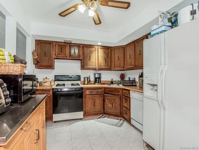 DELIVERED VACANT - Rare opportunity to own a fully maintained - photo 7