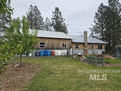 If you've been dreaming of an off-grid lifestyle, this is your - photo 1