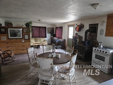 If you've been dreaming of an off-grid lifestyle, this is your - photo 5