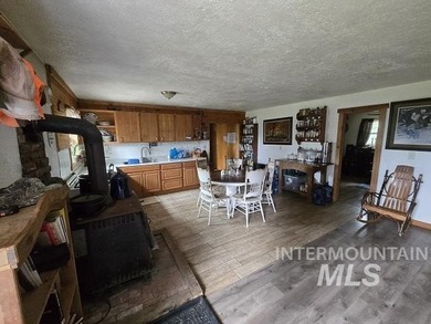 If you've been dreaming of an off-grid lifestyle, this is your - photo 7