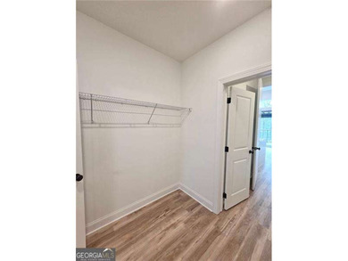 Move In Ready!! Beautiful Mountainside Maintenance Free Townhome - photo 11