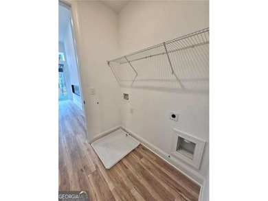 Move In Ready!! Beautiful Mountainside Maintenance Free Townhome - photo 12