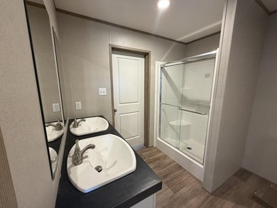 Brand new Clayton Horizon home offering 3 bedrooms, 2 full baths - photo 14