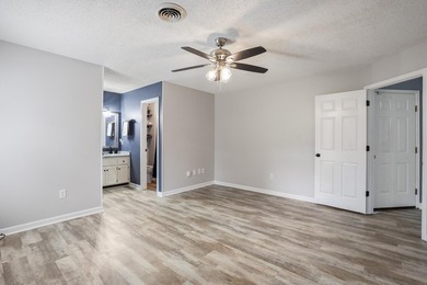 Beautifully updated 3-bedroom, 2-bath home with a spacious bonus - photo 14