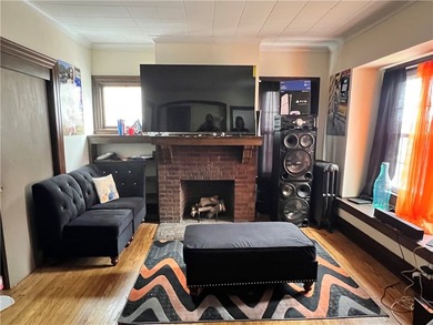 Excellent owner-occupant or investment opportunity! This duplex - photo 15