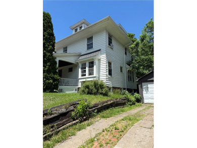 Excellent owner-occupant or investment opportunity! This duplex - photo 17