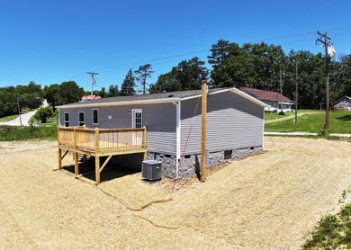 Brand new Clayton Horizon home offering 3 bedrooms, 2 full baths - photo 21