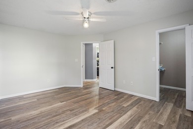 Beautifully updated 3-bedroom, 2-bath home with a spacious bonus - photo 25