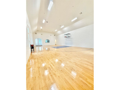Introducing one of the most majestic gated estate properties in - photo 27