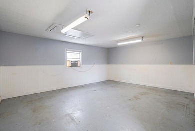 Beautifully updated 3-bedroom, 2-bath home with a spacious bonus - photo 28