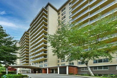Welcome to this spacious 1bedroom, 1bath coop located in the - photo 1