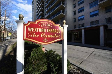 Welcome to this spacious 1bedroom, 1bath coop located in the - photo 2