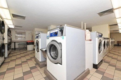 Welcome to this spacious 1bedroom, 1bath coop located in the - photo 4