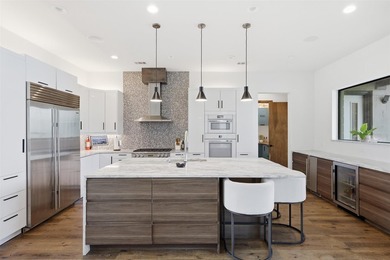Welcome home to 211 Hunter Pass in Waxahachie, Texas, where - photo 10