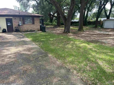 0.66 Acres with gorgeous, gigantic oak trees for shade. 2,500+ - photo 5