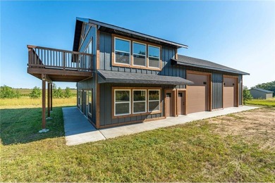 Discover your own private retreat on Third Silver Lake! This - photo 9