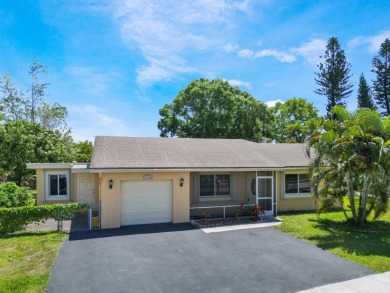 Lake Home For Sale in Boca Raton, Florida