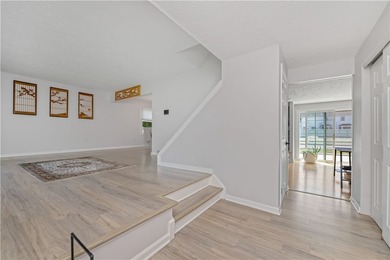 Lovingly maintained split-level in Greece! From the moment you - photo 4