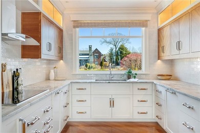 This exceptional waterfront residence on Greenwich Bay offers - photo 16