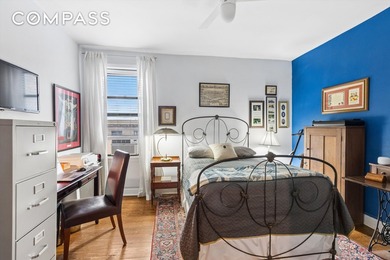 RARE TOP FLOOR TREASURE A gracious entry foyer invites you into - photo 8