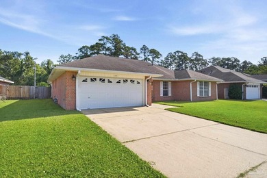 Welcome home to this 3 bedroom, 2 bathroom brick home nestled in - photo 2