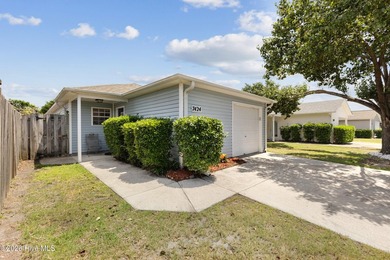 Enjoy easy coastal living in this one-level home on a cul-de-sac - photo 1
