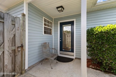 Enjoy easy coastal living in this one-level home on a cul-de-sac - photo 2