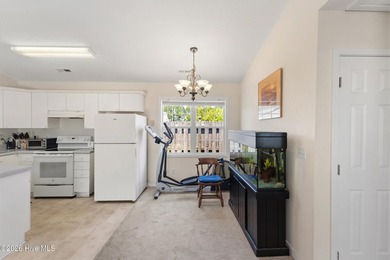 Enjoy easy coastal living in this one-level home on a cul-de-sac - photo 10