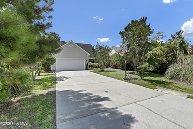 Welcome to this beautifully designed 4-bedroom, 3-bathroom home - photo 2