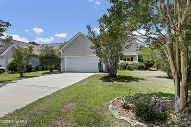 Welcome to this beautifully designed 4-bedroom, 3-bathroom home - photo 3