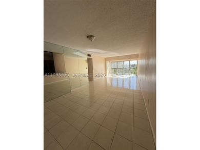 IDEAL FOR INVESTORS! Big apartment 1200 sqft. Currently occupied - photo 1