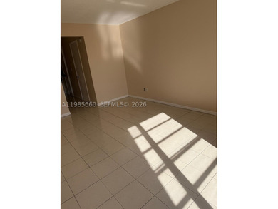 IDEAL FOR INVESTORS! Big apartment 1200 sqft. Currently occupied - photo 8