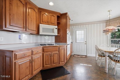 Patriot Hills Golf Course home!!! Immaculate home and first time - photo 19