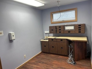 Well maintained medical office, previous dental office. 1383 - photo 24