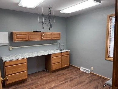 Well maintained medical office, previous dental office. 1383 - photo 25