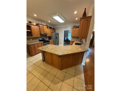 Beautiful all brick ranch home in desirable North Lincoln School