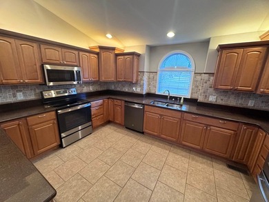 PRIME LOCATION IMPECCABLE CONDITION LAKE LIFE PERFECTION.Nestled - photo 6