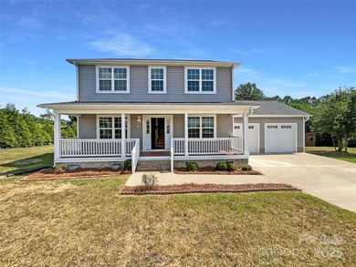 Moss Lake/Kings Mountain Reservoir Home For Sale in Kings Mountain North Carolina